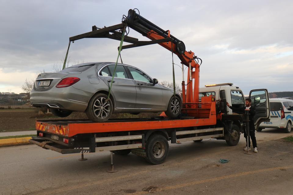 KALP DAMAR CERRAHI OTOMOBİLİNDE BAŞINA POŞET GEÇİRİLMİŞ HALDE ÖLÜ BULUNDU