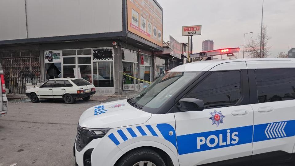 Aracın LPG tankı patladı: 3 yaralı