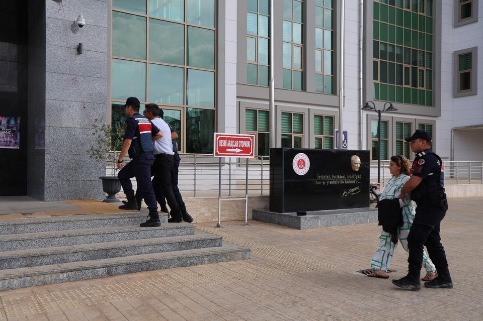 Öğretmen ve eşi, 70 yaşındaki kiracılarını öldürdü