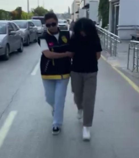 NİKAH EVRAKLARI İÇİN HASTANEYE GİDECEKLERDİ, TARTIŞMA CİNAYETLE BİTTİ NİŞANLISINI BIÇAKLAYAN KADIN: "ÖLDÜRMEK İSTEMİYORDUM, KENDİMİ SAVUNMAK İSTEDİM. EVLİLİK ARİFESİNDEYDİM"