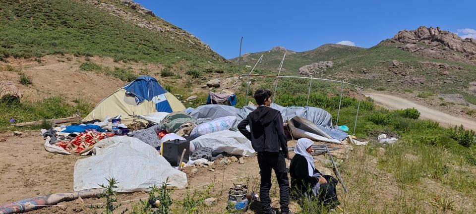 Yaylada kalanların çadırlarını fırtına vurdu: 3 yaralı