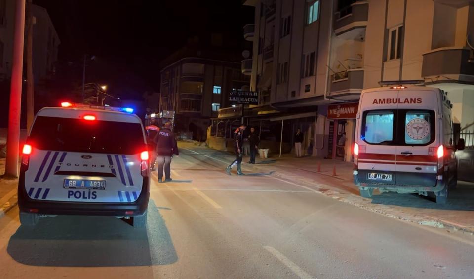 Husumetli komşular arasında mahkeme kararı sonrası kavga: 2 yaralı