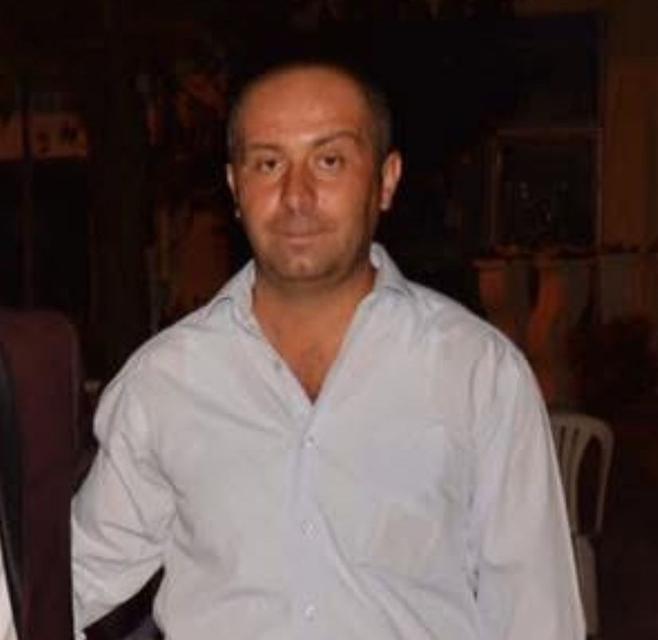 Kamyonet şarampole devrildi: Sürücü hayatını kaybetti
