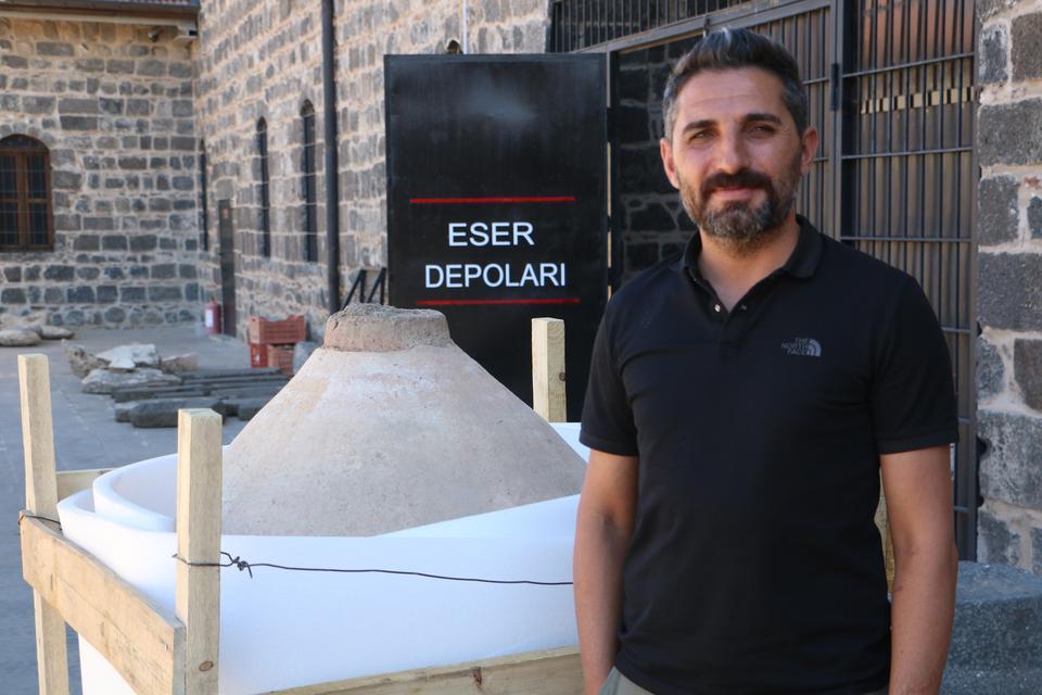 Vatandaşın evinde bulundurduğu tarih eser pitos müzeye taşındı