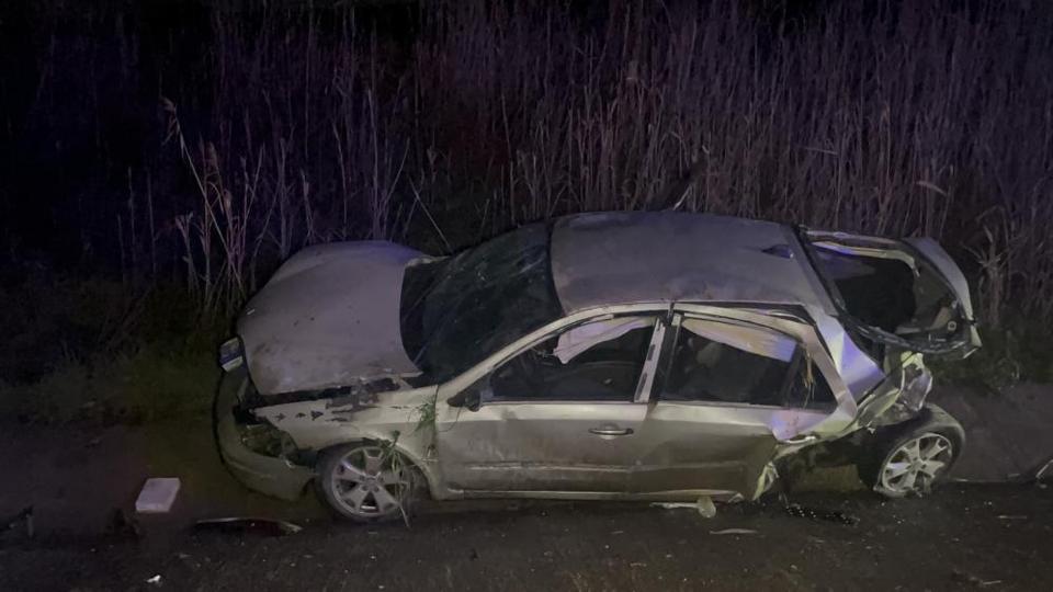 Otomonbil sulama kanalına uçtu: 5 yaralı