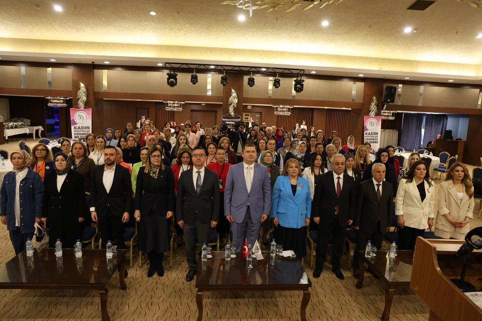 Türkiye'nin 120 kadın muhtarı bir araya geldi
