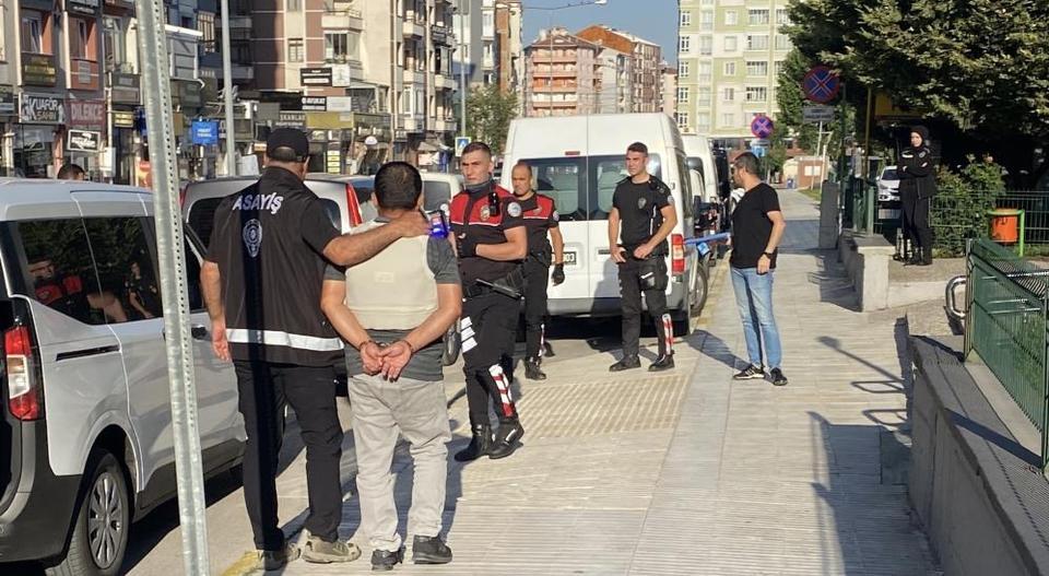 1 ölü, 7 yaralıyla sonuçlanan silahlı çatışmanın şüphelileri adliyede
