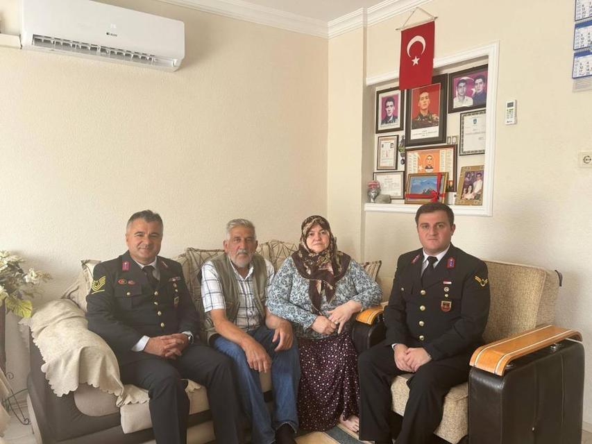 Aydın'da jandarma şehit ailelerini unutmadı