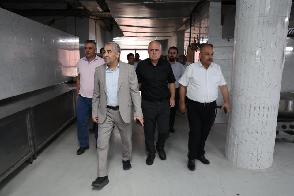 ADÜ Rektörü Kent, merkez yemekhanesinde incelemelerde bulundu