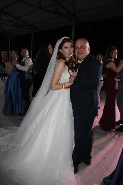 PANDEMİDE NİKAHLANAN ÇİFTİN DÜĞÜN HAYALİ 5 YIL SONRA GERÇEK OLDU NİKAHLARI SESSİZDİ, DÜĞÜNLERİ İSE DAVULLU-ZURNALI "NİKAHIMIZA ANNE-BABAMIZ BİLE GELEMEMİŞTİ"