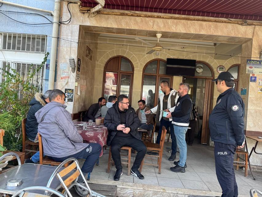 KARPUZLU'DA POLİS EKİPLERİ DOLANDIRICILIĞA KARŞI VATANDAŞLARI UYARDI