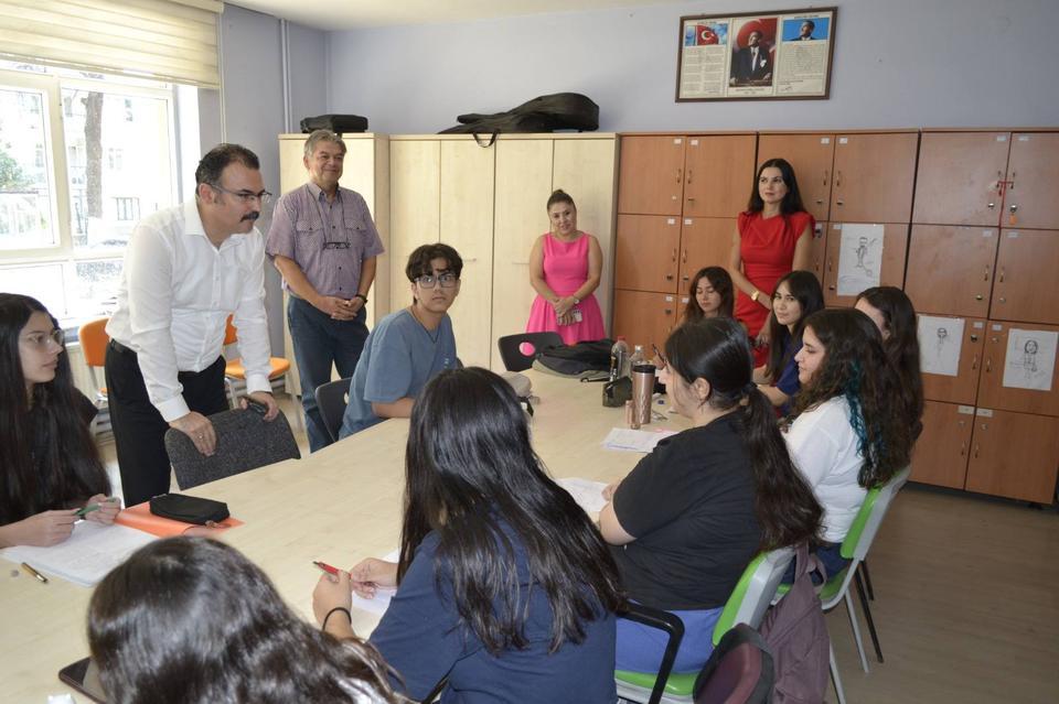 Kaymakam Ateş'ten kurs öğrencilerine ziyaret