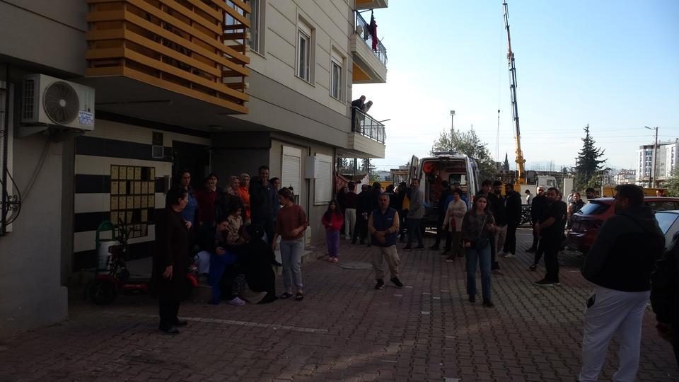 Ağabeyini öldürdü, yengesini yaraladı