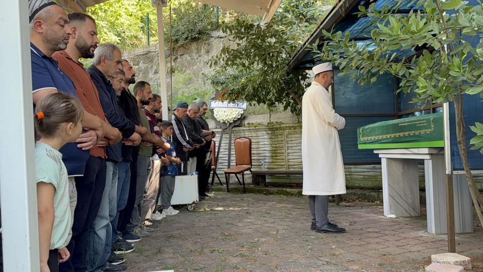 Milli sporcu 10 katlı binanın çatısından düşerek hayatını kaybetti