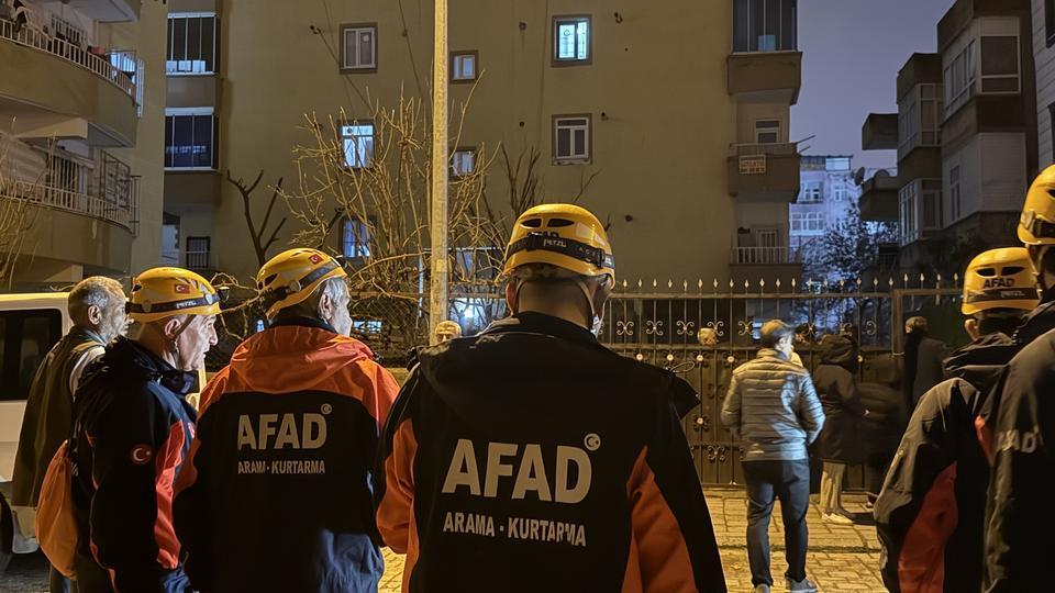 Binadaki ses nedeniyle 51 kişi tahliye edildi