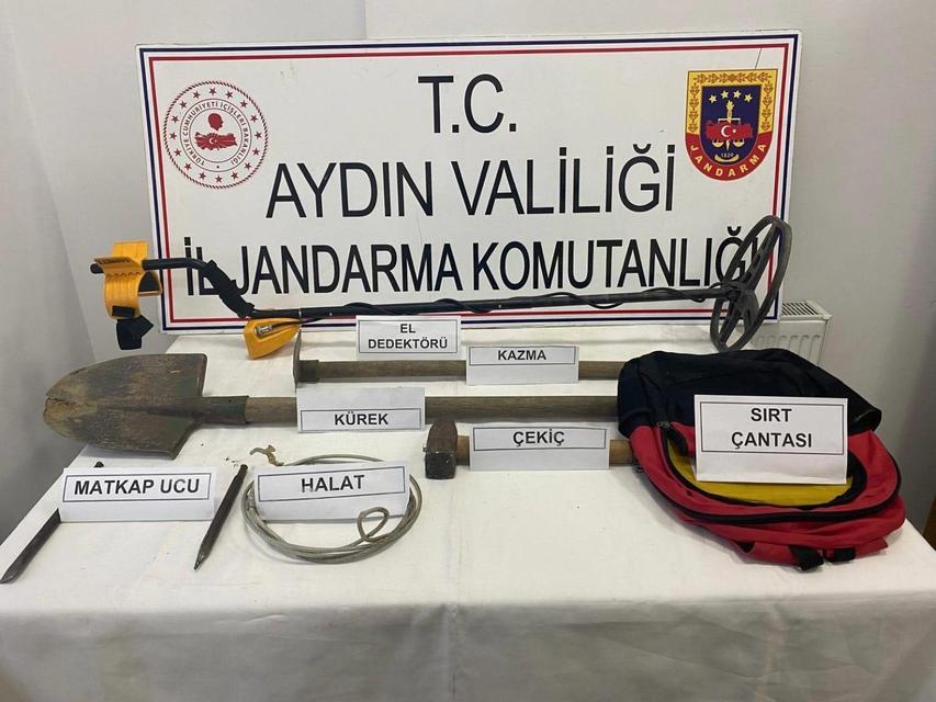 Aydın’da defineciler suçüstü yakalandı