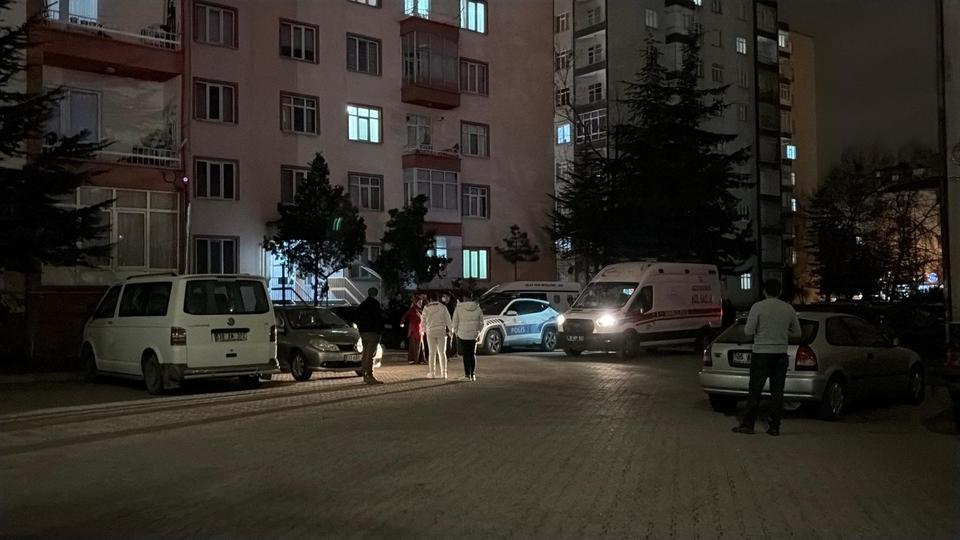 Kendini asarak yaşamına son verdi