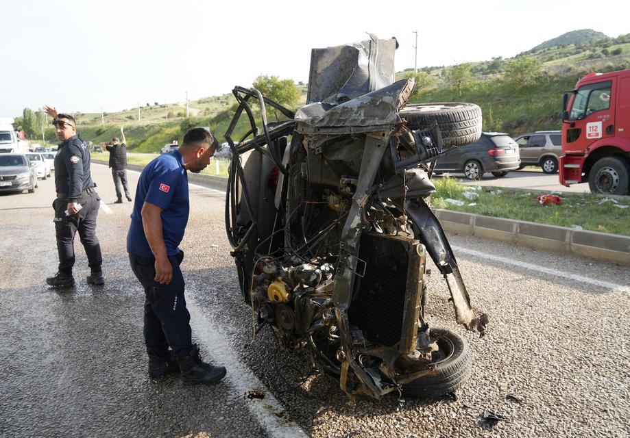 Genç kadın, Anneler Günü'ndeki feci kazada hayatını kaybetti