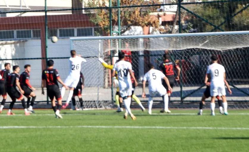 Kuşadasıspor deplasmanda lidere boyun eğdi