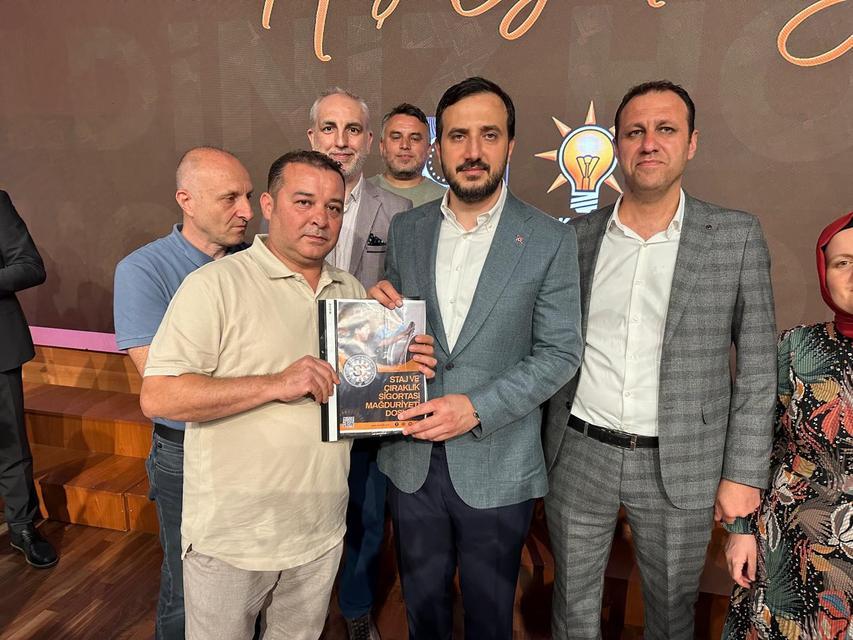 AK Parti İstanbul İl Başkanlığı’nda staj ve çıraklık sigortası mağduriyeti görüşüldü