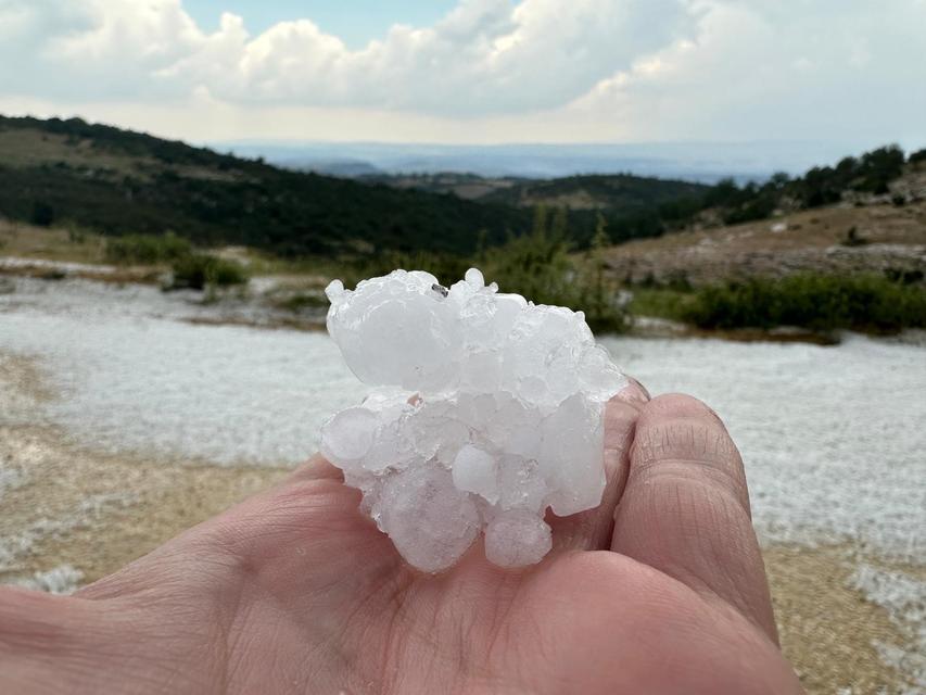 Yüksek kesimleri dolu vurdu
