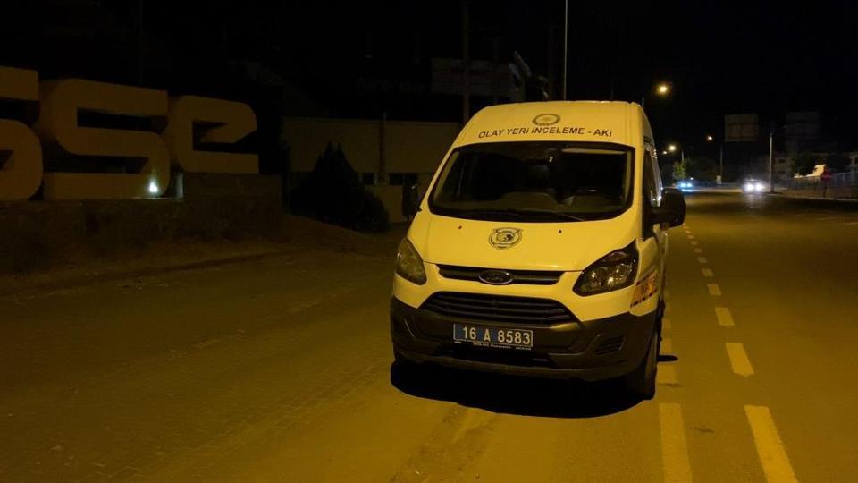 Yol kenarında alkol alırken, av tüfeğiyle vuruldu