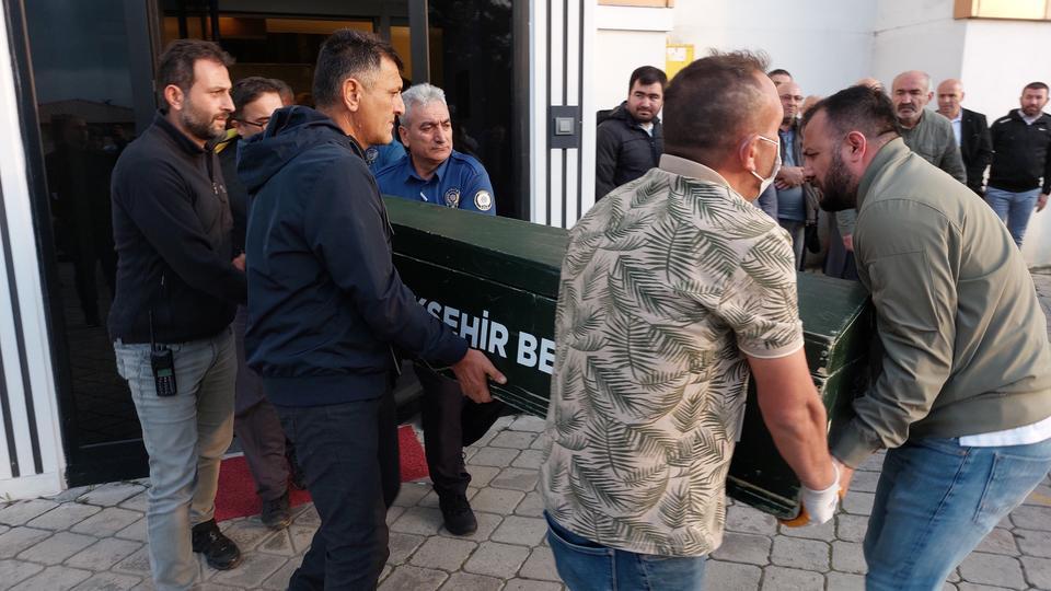 SAMSUN'DA VAHŞET: 2 ÇOCUK ANNESİ KADIN BOĞAZI KESİLEREK ÖLDÜRÜLDÜ