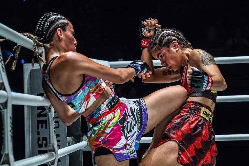 ONE CHAMPİONSHİP RİNGLERİNDE GALİBİYET KAZANAN İLK TÜRK KADINI OLDU RİNGLERİN KURDU NEFİSE, DURDURULAMIYOR