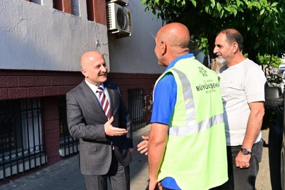 Aydın Valisi Varol, Gençlik Caddesi'nde esnafla buluştu