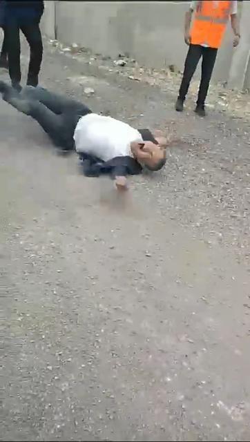 İKİ BELEDİYENİN ÇALIŞANLARI BİRBİRİNE GİRDİ ŞEHİR HASTANESİNİN ETRAFININ DÜZENLEMELERİ SIRASINDA İKİ BELEDİYENİN ÇALIŞANLARI KARŞI KARŞIYA GELDİ İZMİT BELEDİYE BAŞKANI FATMA KAPLAN HÜRRİYET İLE GENEL SEKRETER YARDIMCISI HASAN AYDINLIK GÖRÜŞTÜ