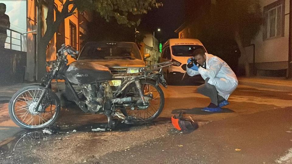 Bir kişi iddia üzerine motosikletini yaktı