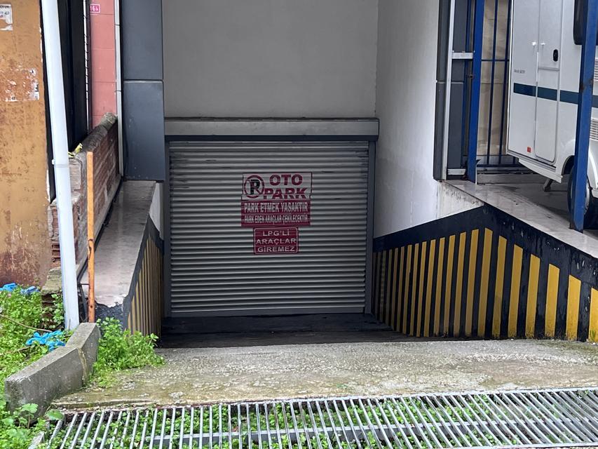 Otopark girişinde bir kişi ölü bulundu