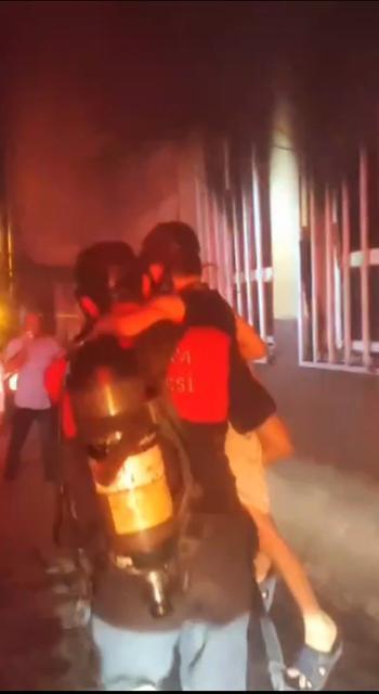 ŞANLIURFA'DA KORKUTAN YANGIN: 3 KİŞİ HASTANELİK OLDU