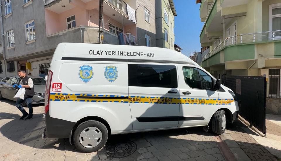 3. kattan düşen çocuk ağır yaralandı