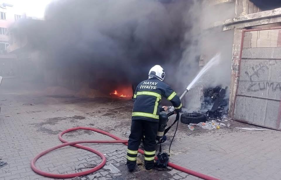 İş yeri alevlere teslim oldu