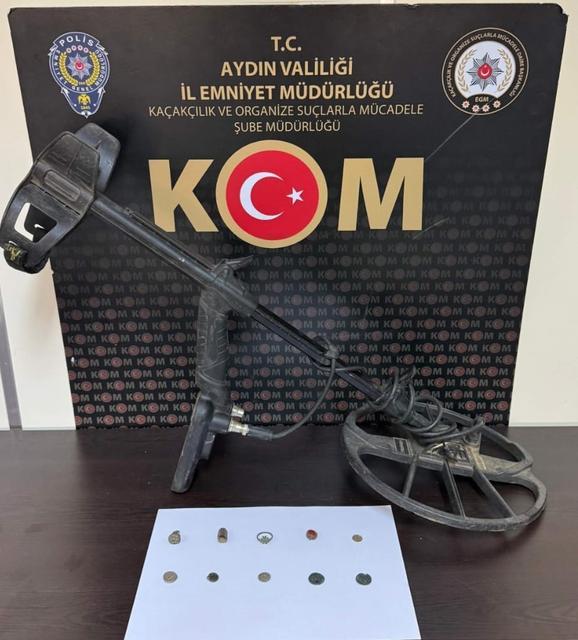 Aydın’da tarihi eser operasyonu: Dedektör ve çok sayıda obje ele geçirildi