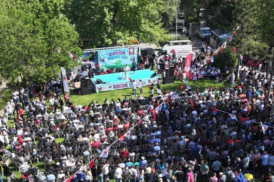 Başkan Yetişkin'den çocuklara armağan