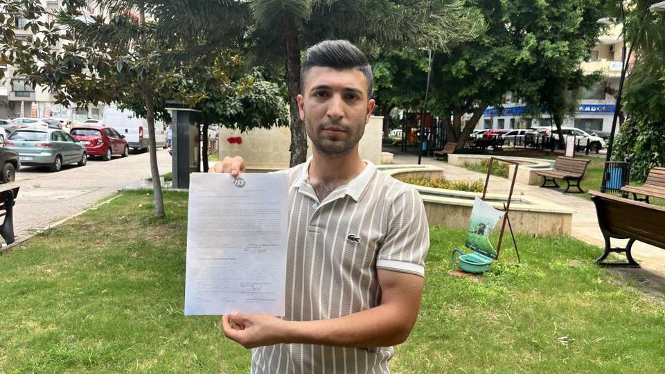 Eşine sürpriz yapan koca işten çıkarıldı
