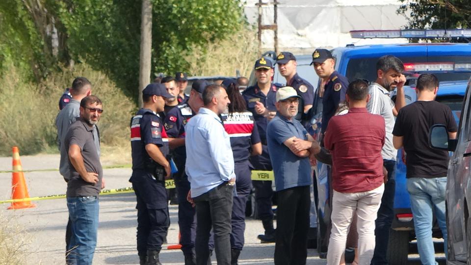 AMCA-YEĞEN KAVGASI KANLI BİTTİ: 1 ÖLÜ, 1 YARALI