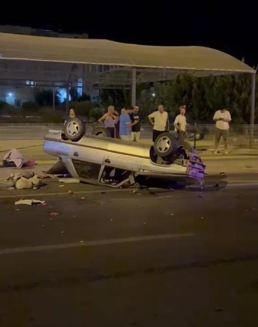Otomobil park halindeki araca çarptı: 5 yaralı