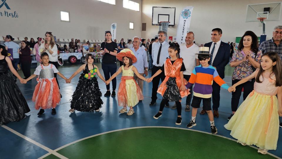 Nazilli'de 40 okuldan geri dönüşüm şenliği