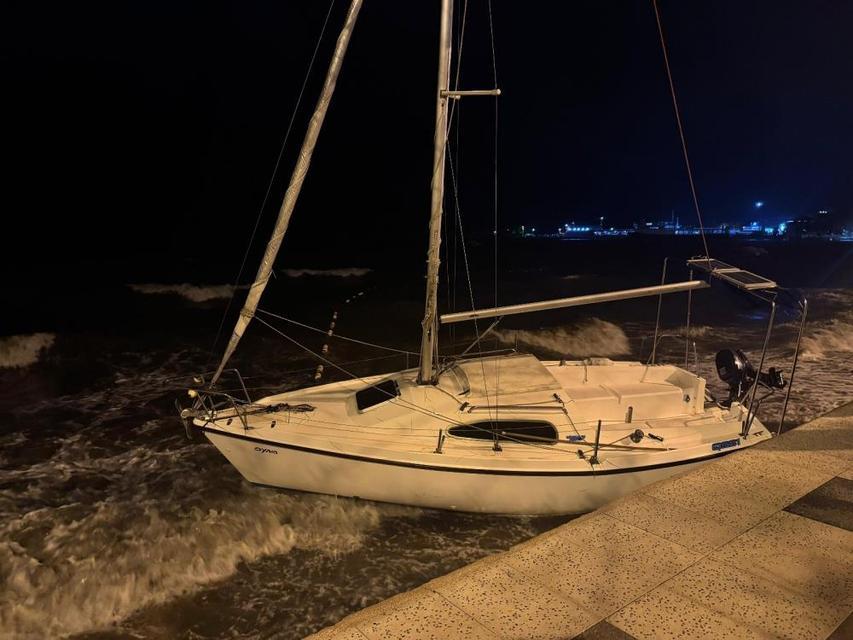 Şiddetli lodos etkili oldu: Tekneler sürüklendi