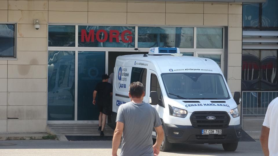 PİKNİK DÖNÜŞÜ GENÇ HEMŞİRE KAZADA HAYATINI KAYBETTİ GEÇİRDİKLERİ TRAFİK KAZASINDA AĞIR YARALANDI, GÖREV YAPTIĞI HASTANEDE MÜDAHALELERE RAĞMEN KURTARILAMADI