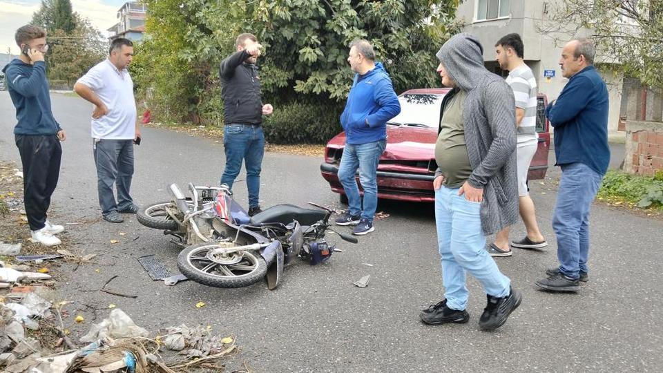 Otomobil ile motosiklet çarpıştı: 1 yaralı