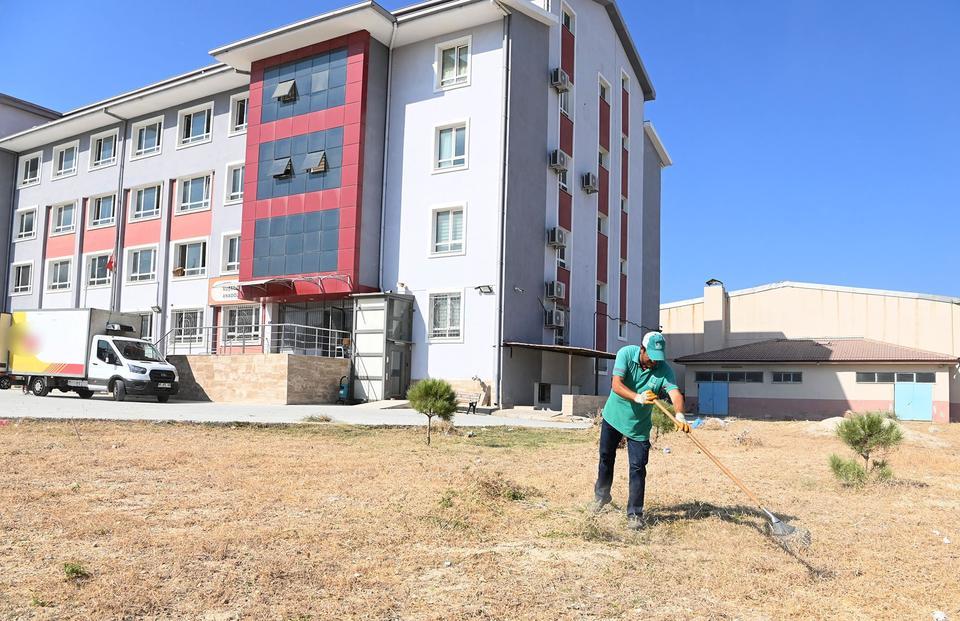 KUŞADASI BELEDİYESİ OKULLARI YENİ EĞİTİM YILINA HAZIRLAMAYA DEVAM EDİYOR