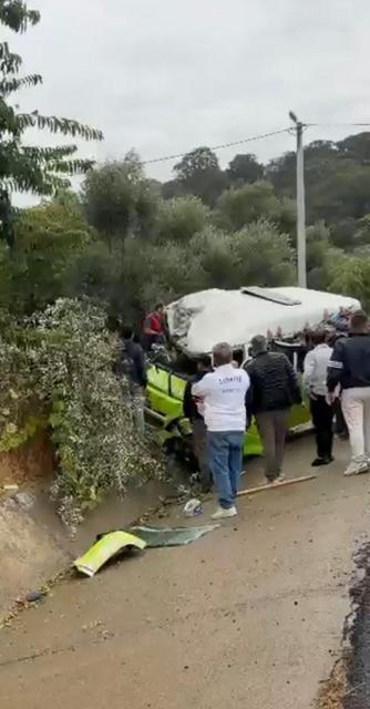 Minibüs devrildi: 1 ölü, 2 yaralı