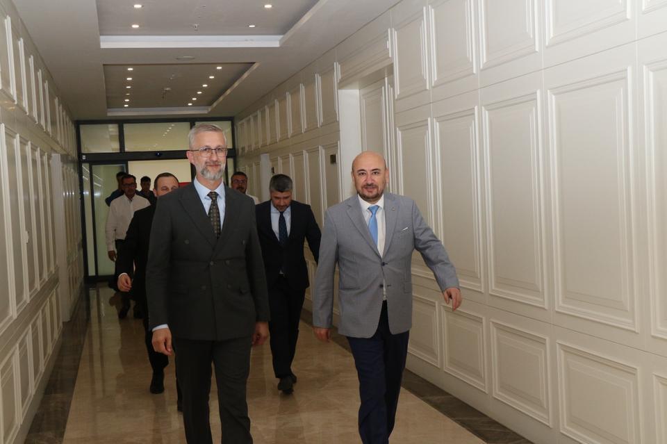 AYTO'DA UKRAYNA İLE TİCARİ İLİŞKİLERİN GELECEĞİ KONUŞULDU