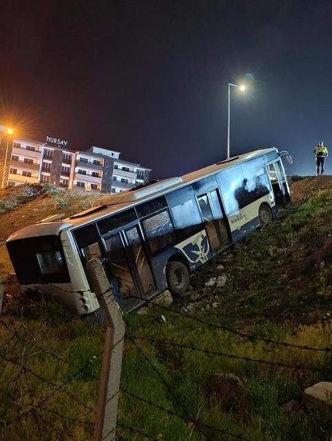 Halk otobüsü şarampole uçtu