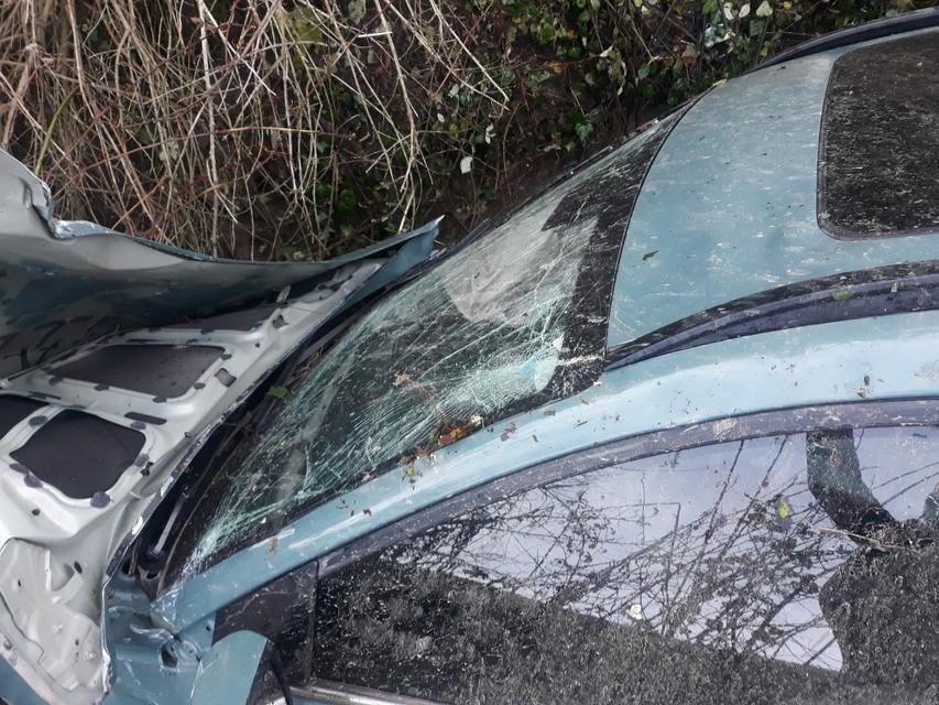 OTOMOBİL TAKLA ATTI, İLÇE MİLLİ EĞİTİM MÜDÜRÜ VE NÜFUS MÜDÜRLÜĞÜ ŞEFİ YARALANDI