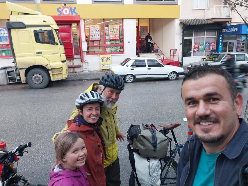 Söke’de tesadüfün böylesi: Sosyal medyada tanıştılar, sokakta karşılaştılar